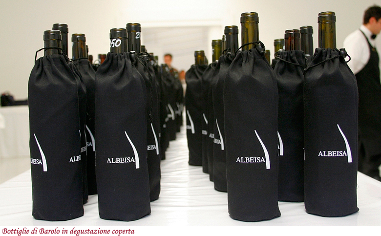 Bottiglie di Barolo in degustazione coperta