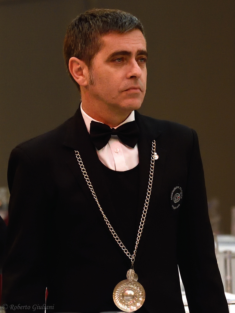 primo piano di un sommelier a Montalcino