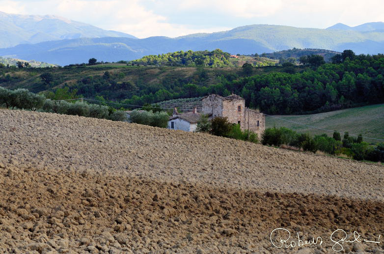La terra sulla strada in direzione di Spoleto