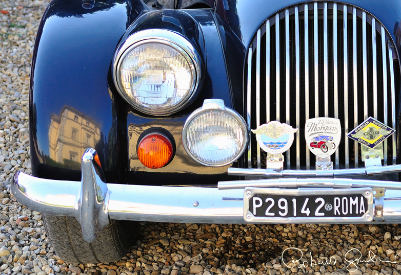 Villa Cahen riflessa sulla Morgan di Stefano Cerrone