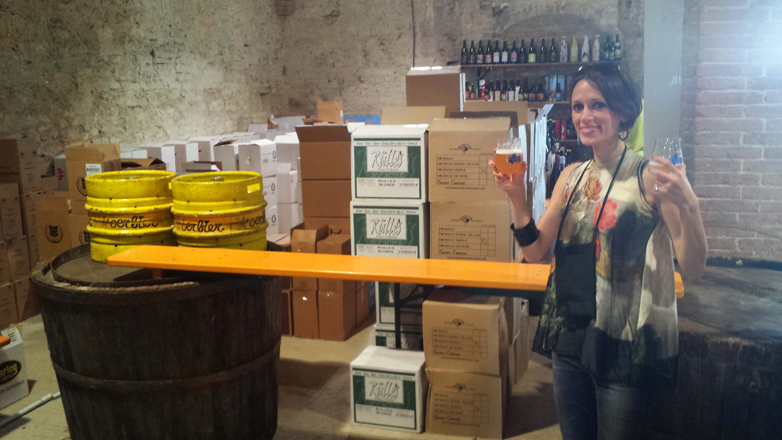 Hilary tra gli stand