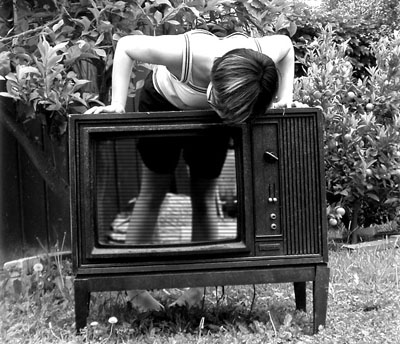 Attraverso lo schermo televisivo