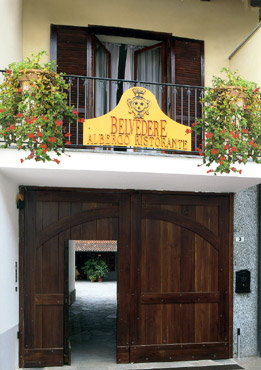 L'ingresso al ristorante