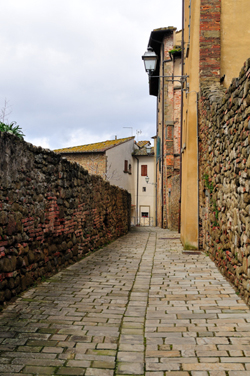 Le mura del centro storico di Monte San Savino