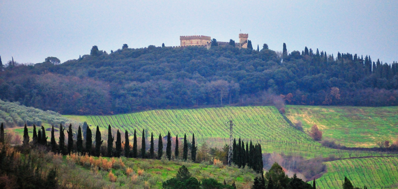 Lo scorcio sul Castello di Strozzavolpe visto dall'Hotel Alcide di Poggibonsi