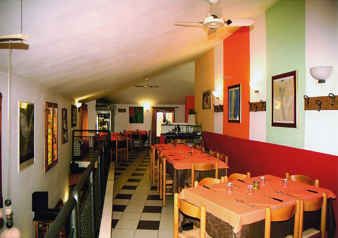 La sala della trattoria Tubino