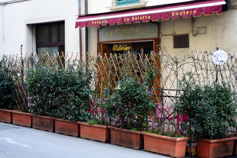L'entrata dell'Osteria La Saletta