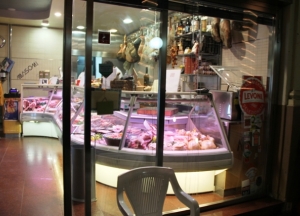 La vetrina della macelleria Masoni