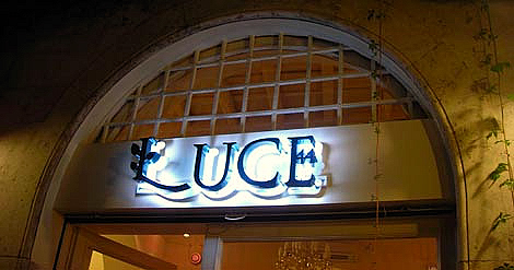 L'insegna di Luce 44