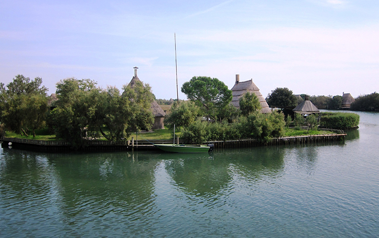 Casoni nella Laguna di Marano