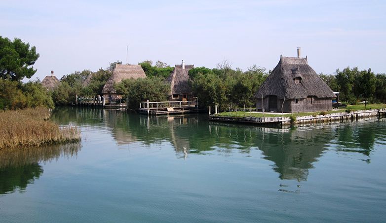 Casoni nella Laguna di Marano