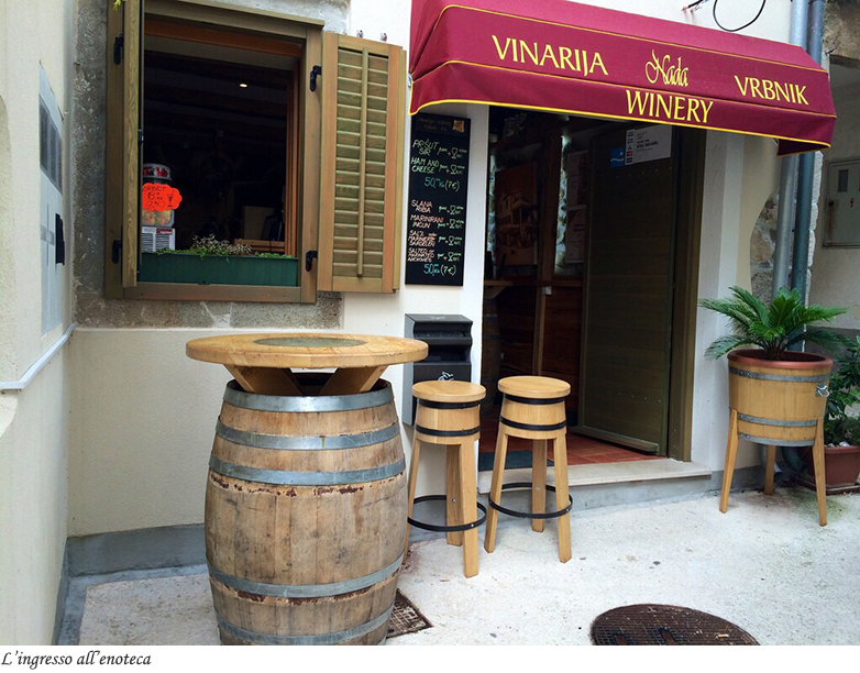 L'ingresso all'enoteca