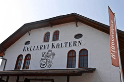 Facciata della Cantina di Caldaro