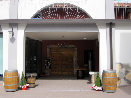 Lingresso alla cantina e punto vendita
