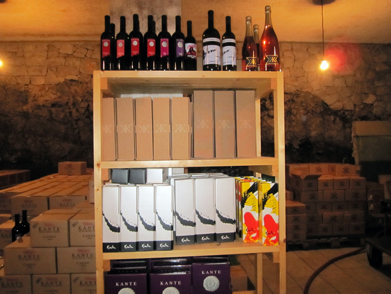 Bottiglie in cantina