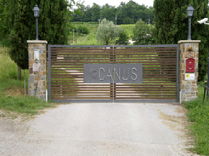 ingresso all'azienda Canus