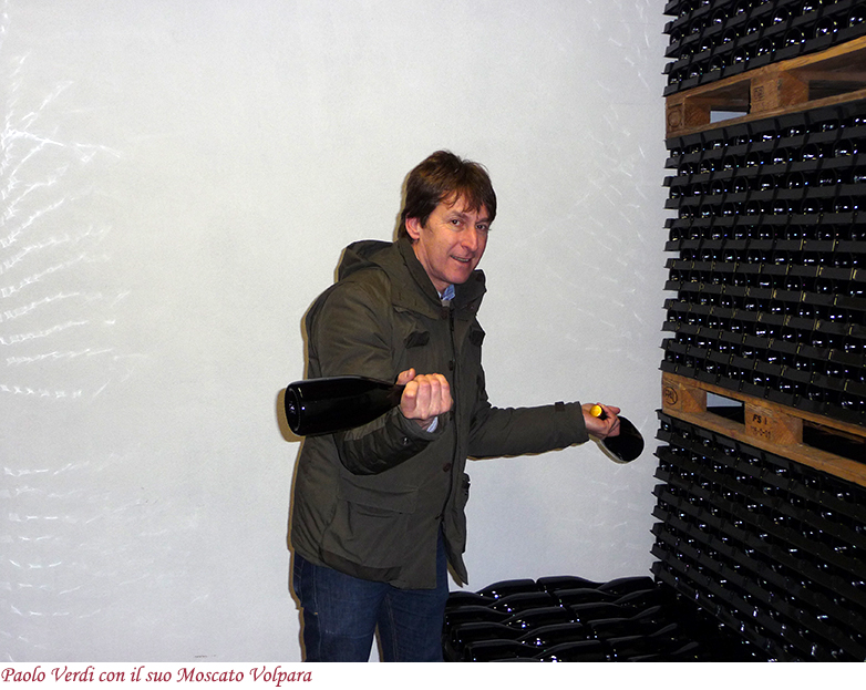 Paolo Verdi con il suo Moscato Volpara