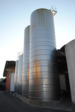 I grandi recipienti d'acciaio