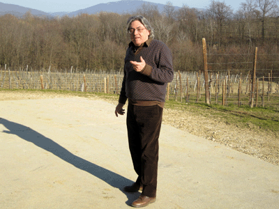 Roberto Scubla tra i vigneti