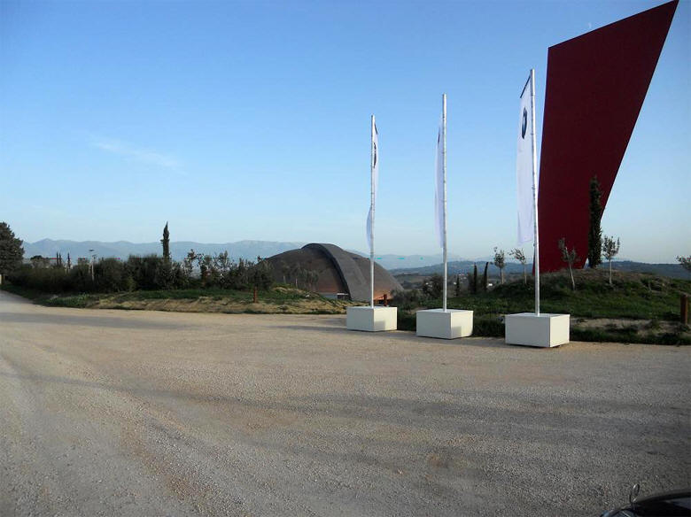 La tenuta vista dalla strada