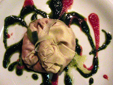 Ristorante Pane e vino: fagotto di pasta fresca ripiena di burrata