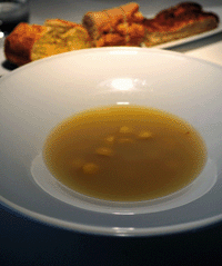 Assoluto di cipolle, parmigiano e zafferano