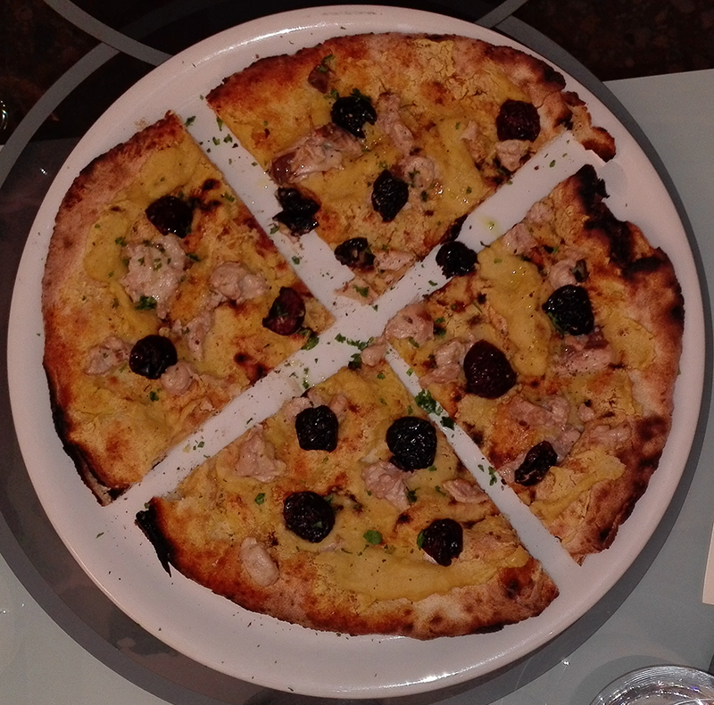 Palamita con crema di ceci