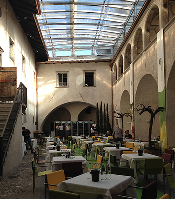 La zona degustazione all'interno del castello