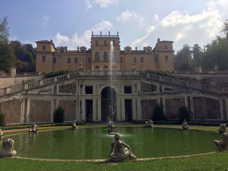 Villa della Regina di fronte