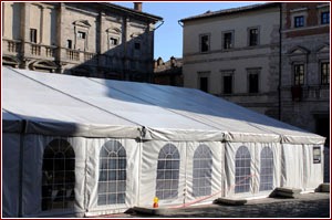 Tensostruttura in Piazza Grande a Montepulciano