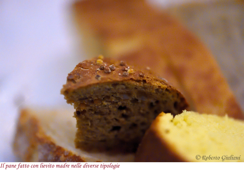 Emanuela, Valerio, il figlio Filippo e lo staff in cucina