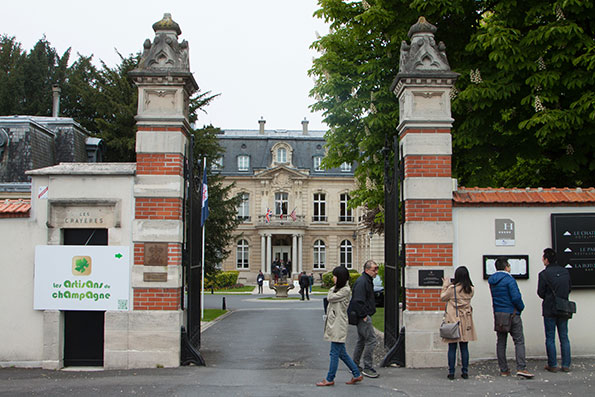 L'ingresso a Les Artisans du Champagne