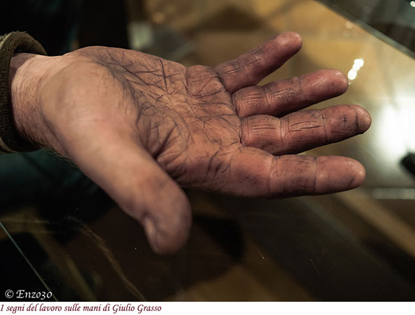 La mano di Giulio Grasso