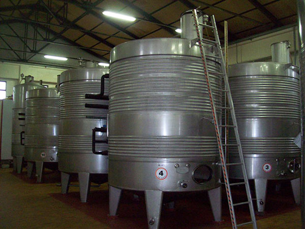 La Monacesca - Vasche d'acciaio