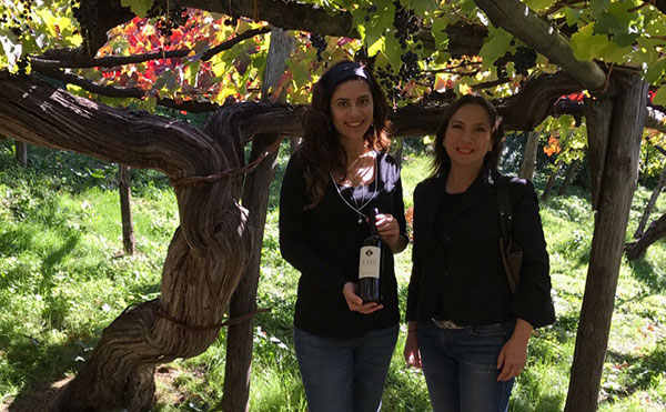 La d.ssa Raffaella Bove con Carmen Guerriero