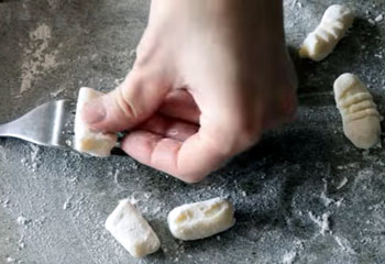 Preparazione gnocchi