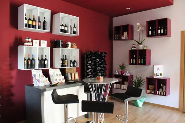 L'Enoteca Divino a Tufo