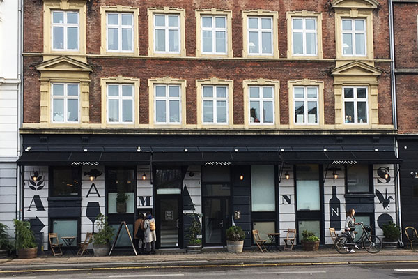 Esterno Aamanns