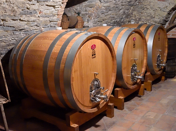 La bottaia dell'azienda Abrigo