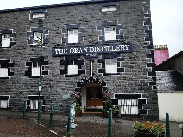 Distilleria ad Oban in Scozia