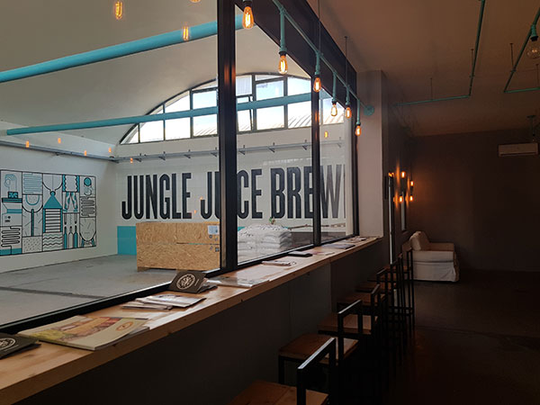 La tap room di Jungle Juice Brewing