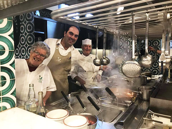 La signora Filomena con il figlio Mimmo e il marito Paolo