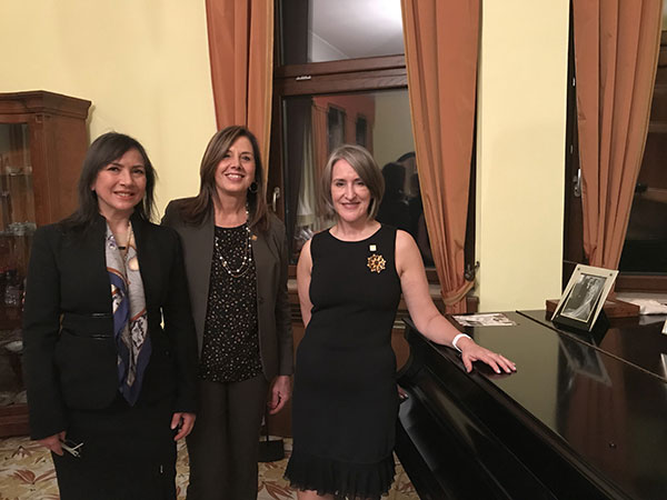 Carmen Guerriero, Lorella Di Porzio e Mary Ellen Countryman