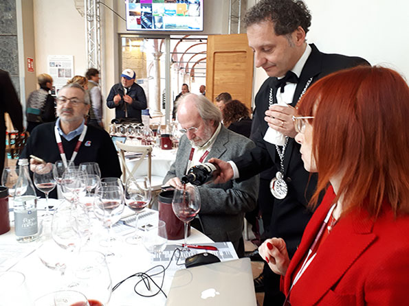 Benvenuto Brunello: da destra i giornalisti Alessandra Piubello, Gigi Brozzoni e Andrea Gabbrielli