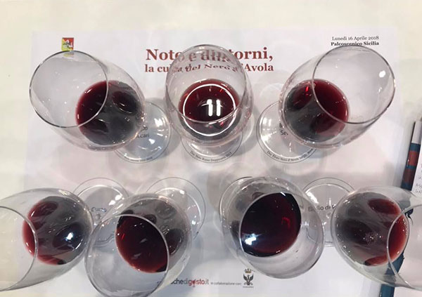 Degustazione di Nero d'Avola