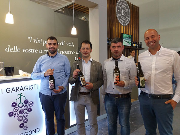 I 4 garagisti da destra Simone Murru Pietro Uras Andrea Macis e Renzo Manca