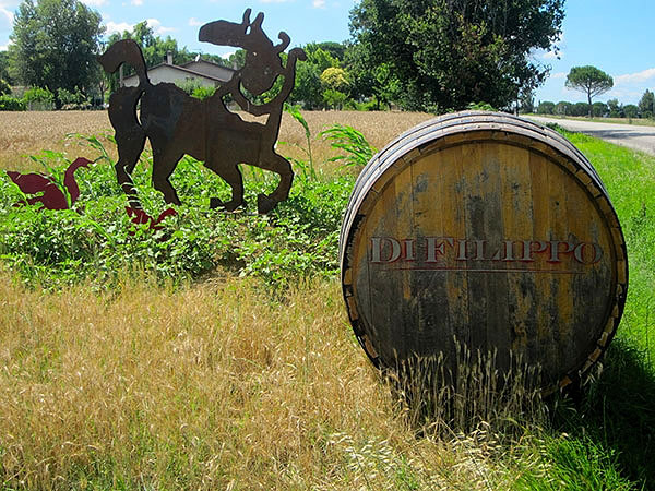 La botte con la scritta Di Filippo