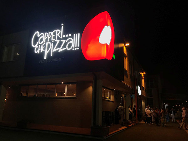 esterno locale Capperi che Pizza!