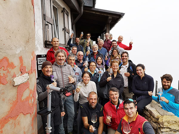 Foto di gruppo al Rifugio Chierego