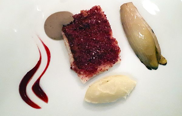 Dentice, latte di cocco e castagne, purée al tartufo, karkadé, indivia belga